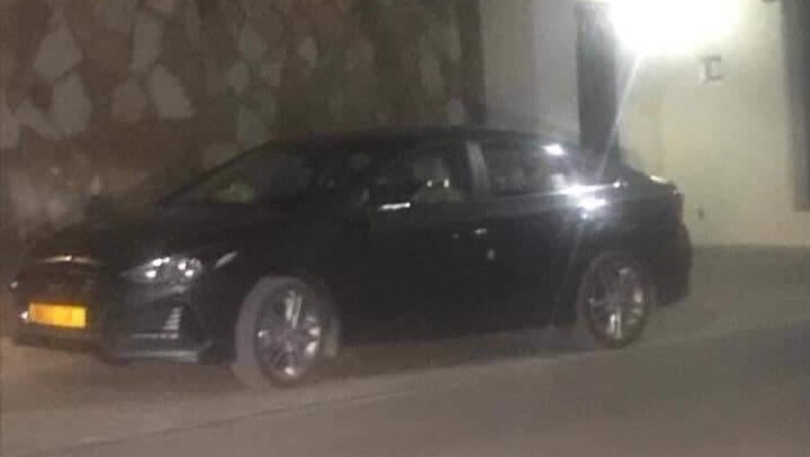 سيارة المدير العام لسنيم مركونة ليل البارحة أمام منزل ولد عبد العزيز