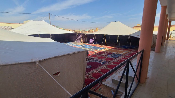 المخيم المخصص لإستقبال المشاركين مع غرف ثلاث لكل مقاطعة