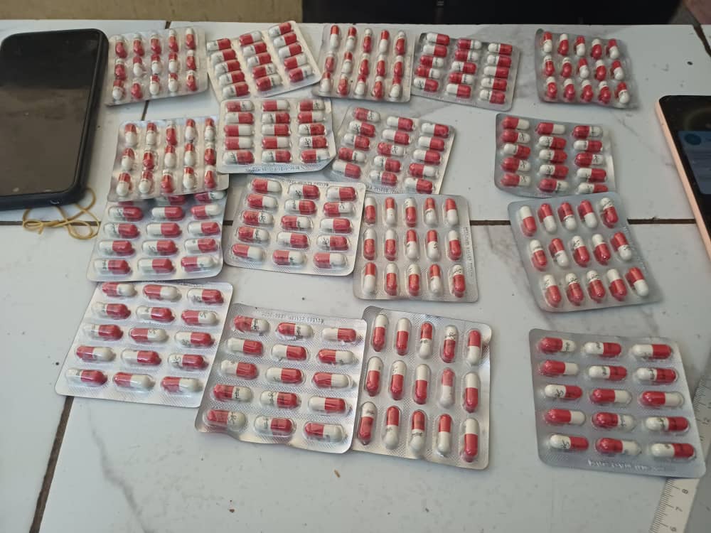 نماذج من المحجوزات المضبوطة بحوزتهم