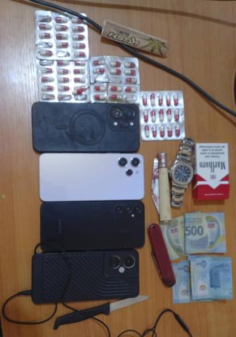 نماذج من المحجوزات المضبوطة بحوزتهم